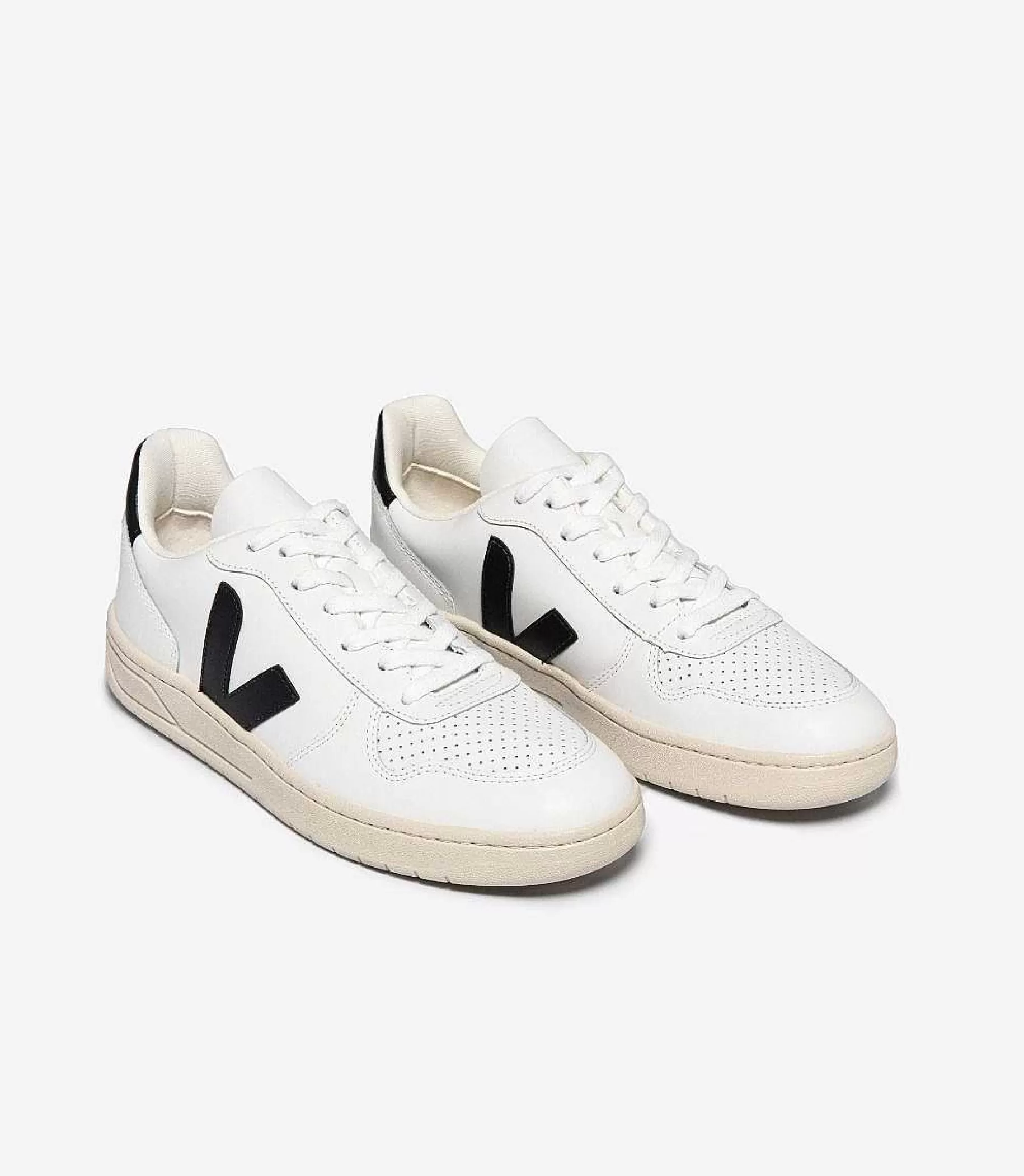 Shop Veja Store V-10 Leather White Black